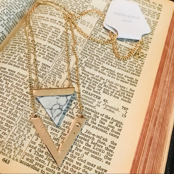 Jewelry - Faux White Stone and Gold Layered Necklace